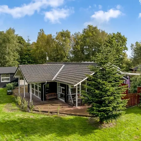 Neli - 850m To The Fjord By Interhome *